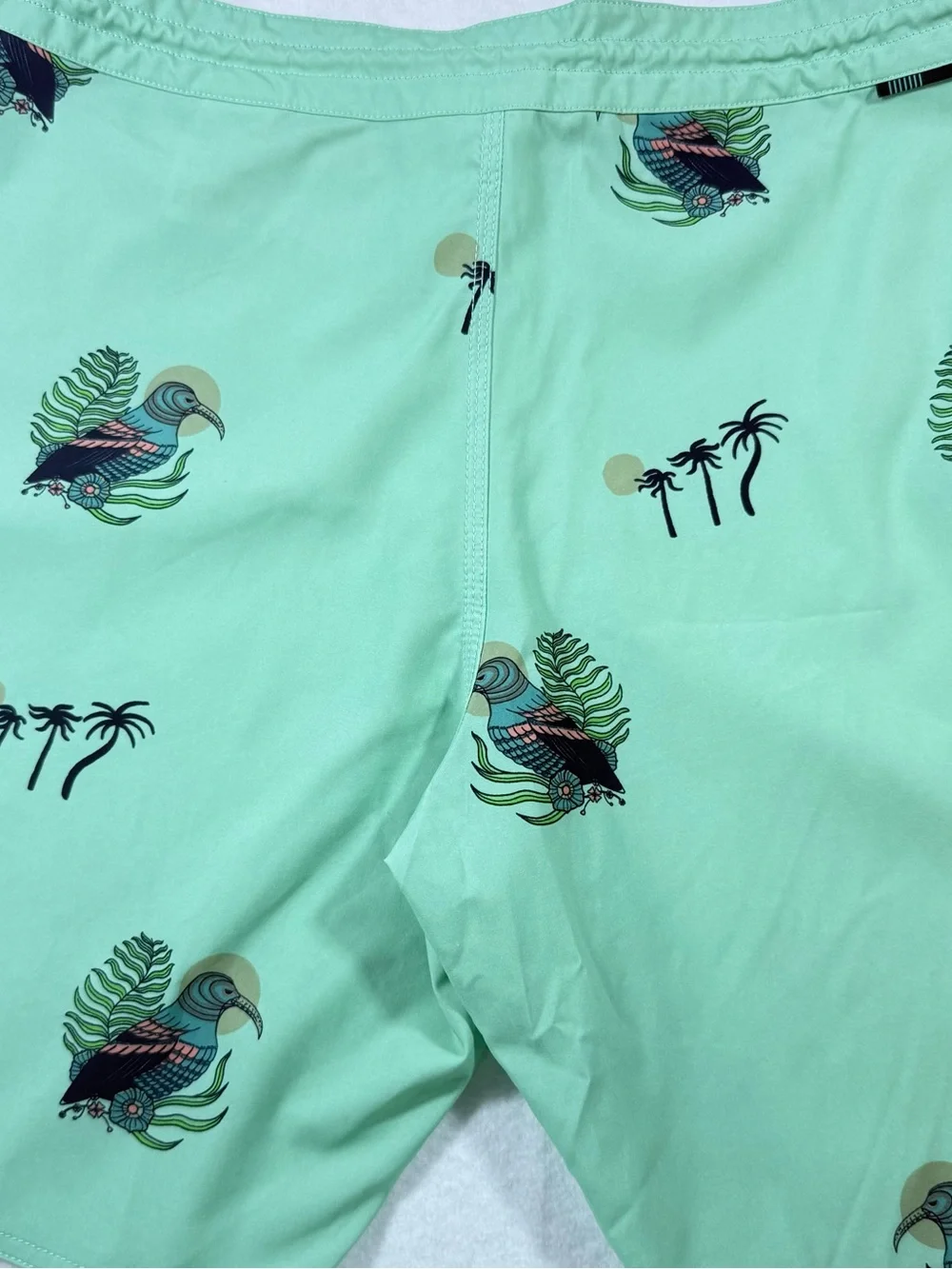 Vissla 34 Mint Tropical Bird Palm Tree Board Shorts Surf Swim